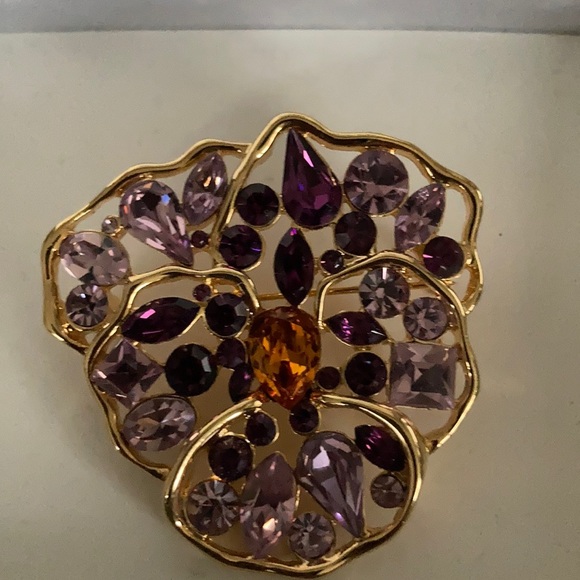 NOLAN MILLER VINTAGE CRYSTAL WILD PANSY PIN - Picture 2 of 7